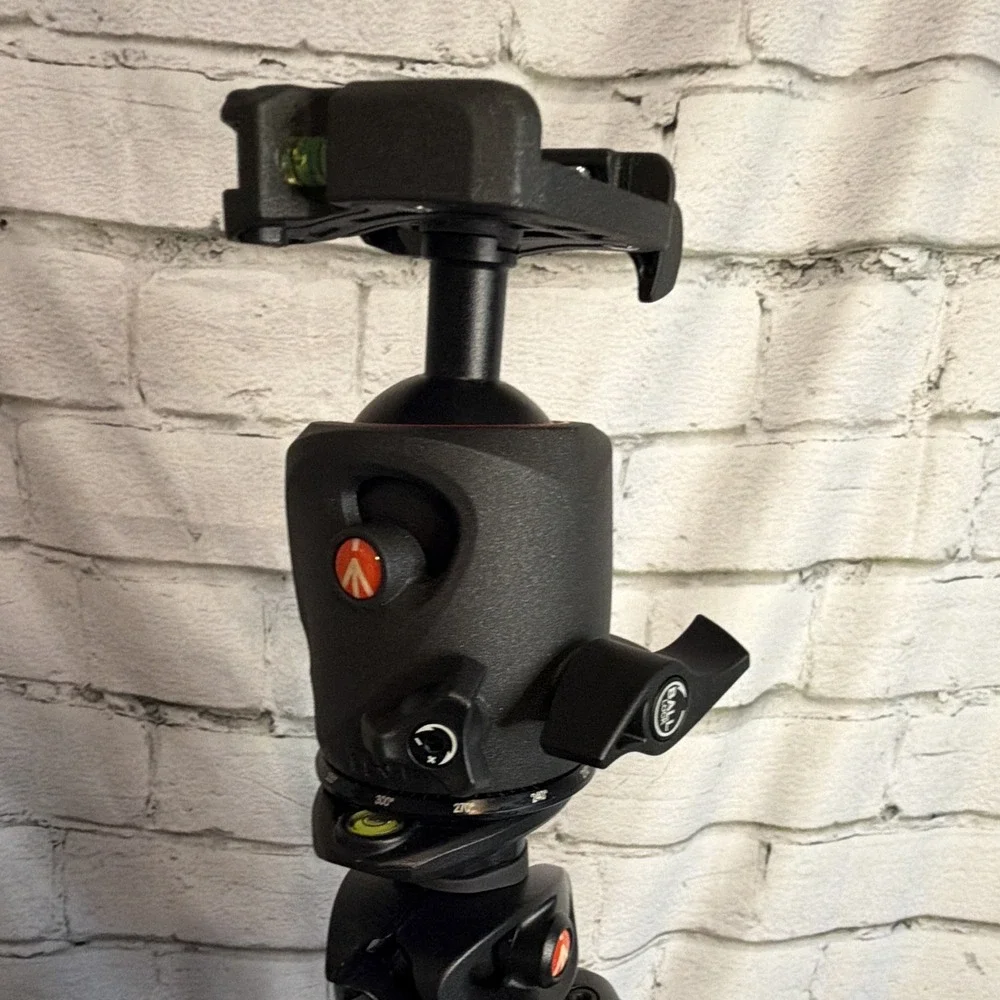 Manfrotto Carbon Fiber Tripod (055CXPRO3) (MH055M0-Q5) Mag Ball Monopod (680B)